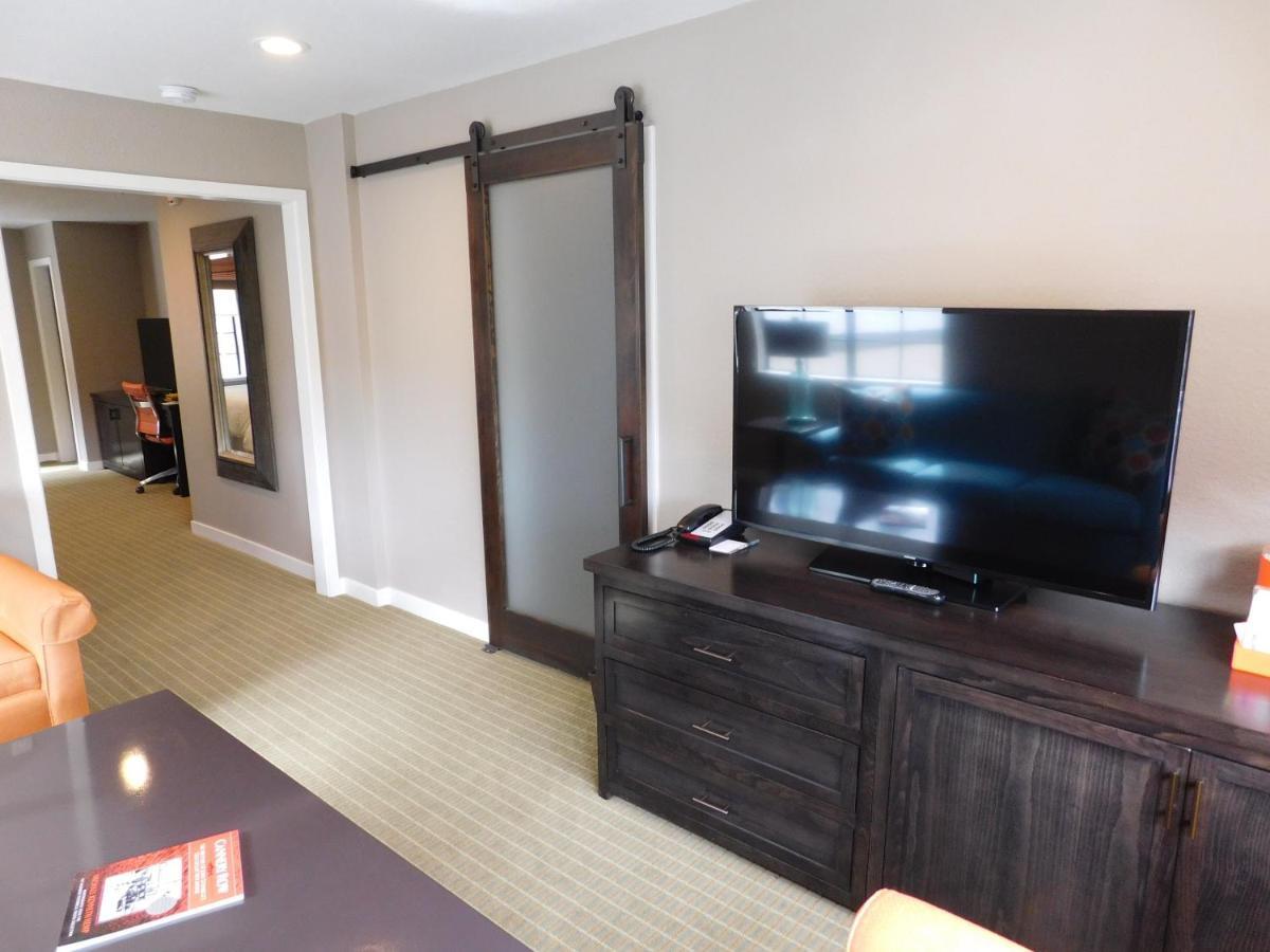 Queen Suite