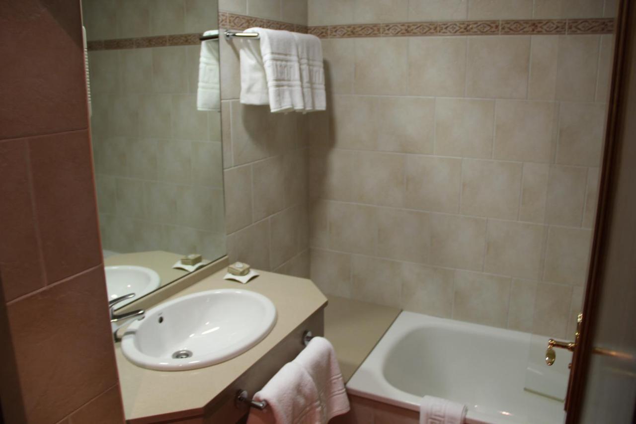 Basic Triple Room