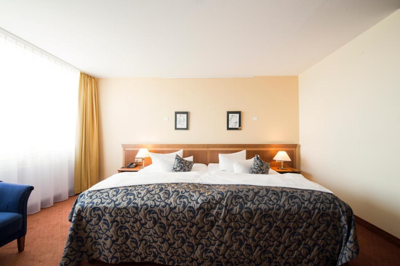 Junior Suite mit Blick auf Basel oder die Berge (kostenlose Minibar und Kaffeemaschine)