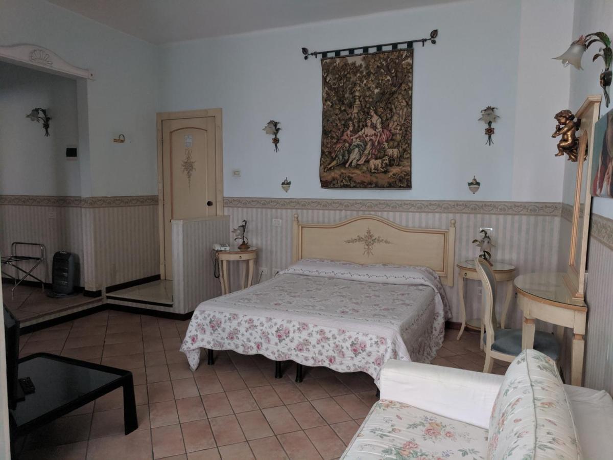 Standard Double Room Private Bathroom