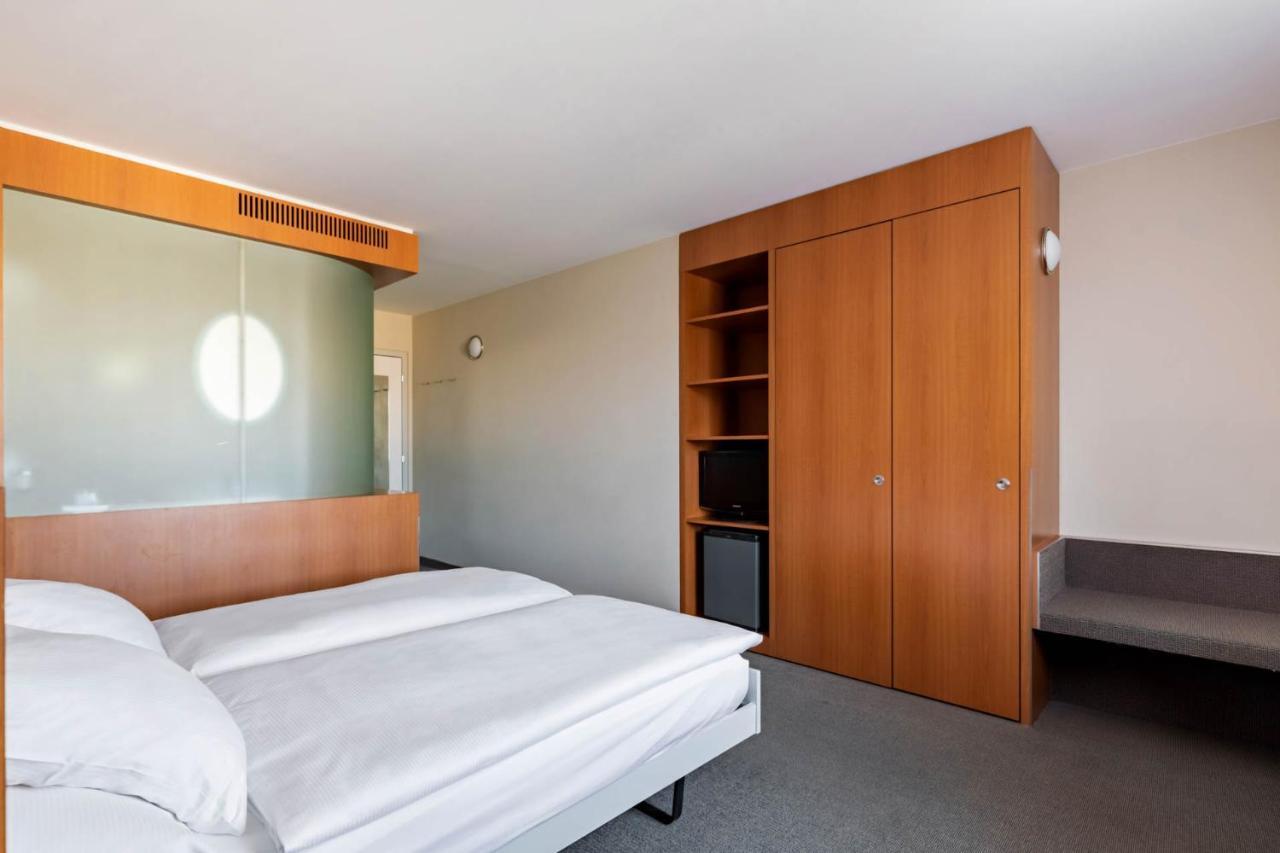 Single Room,1227180482:JPEG