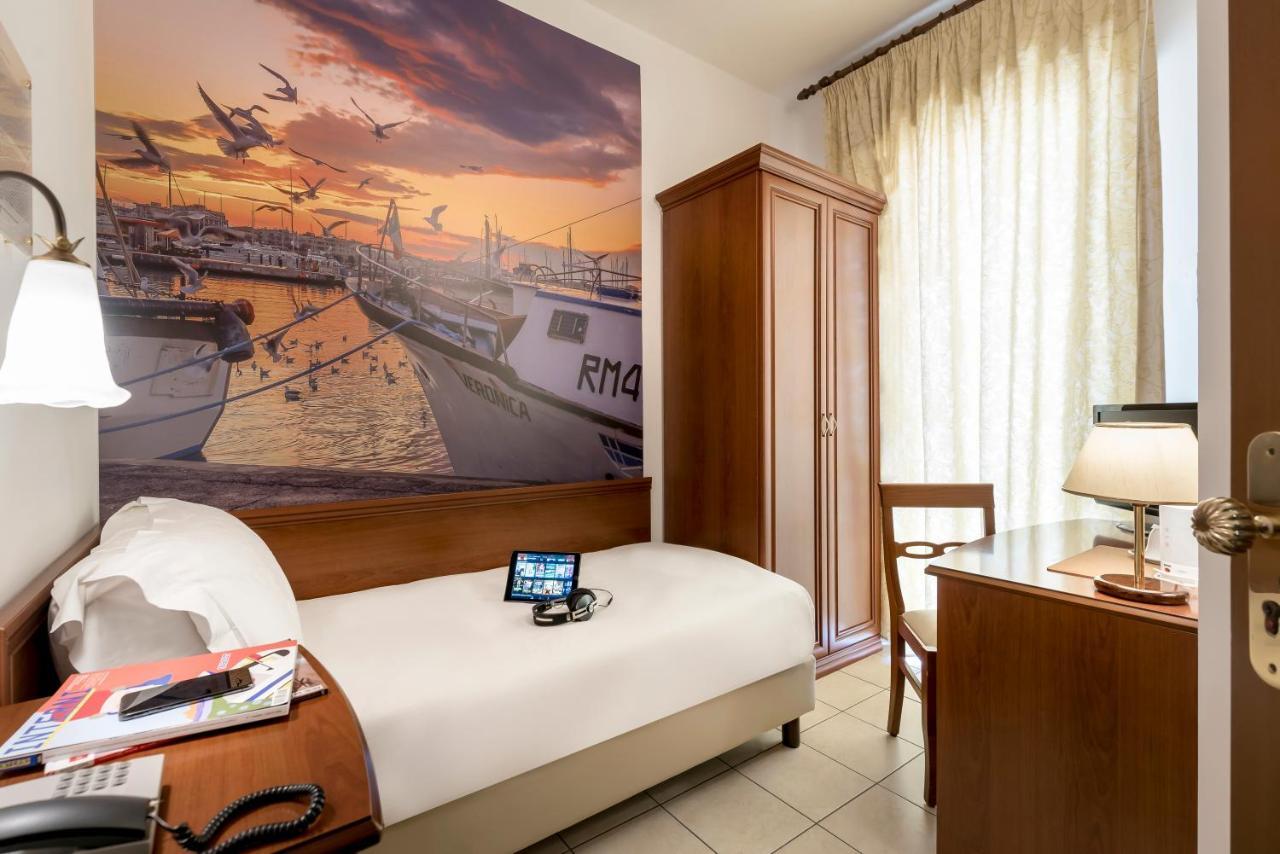 Single Room Balcony