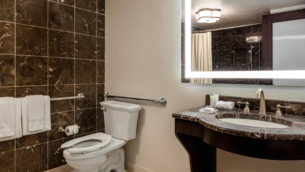 Guest Room 1 King
