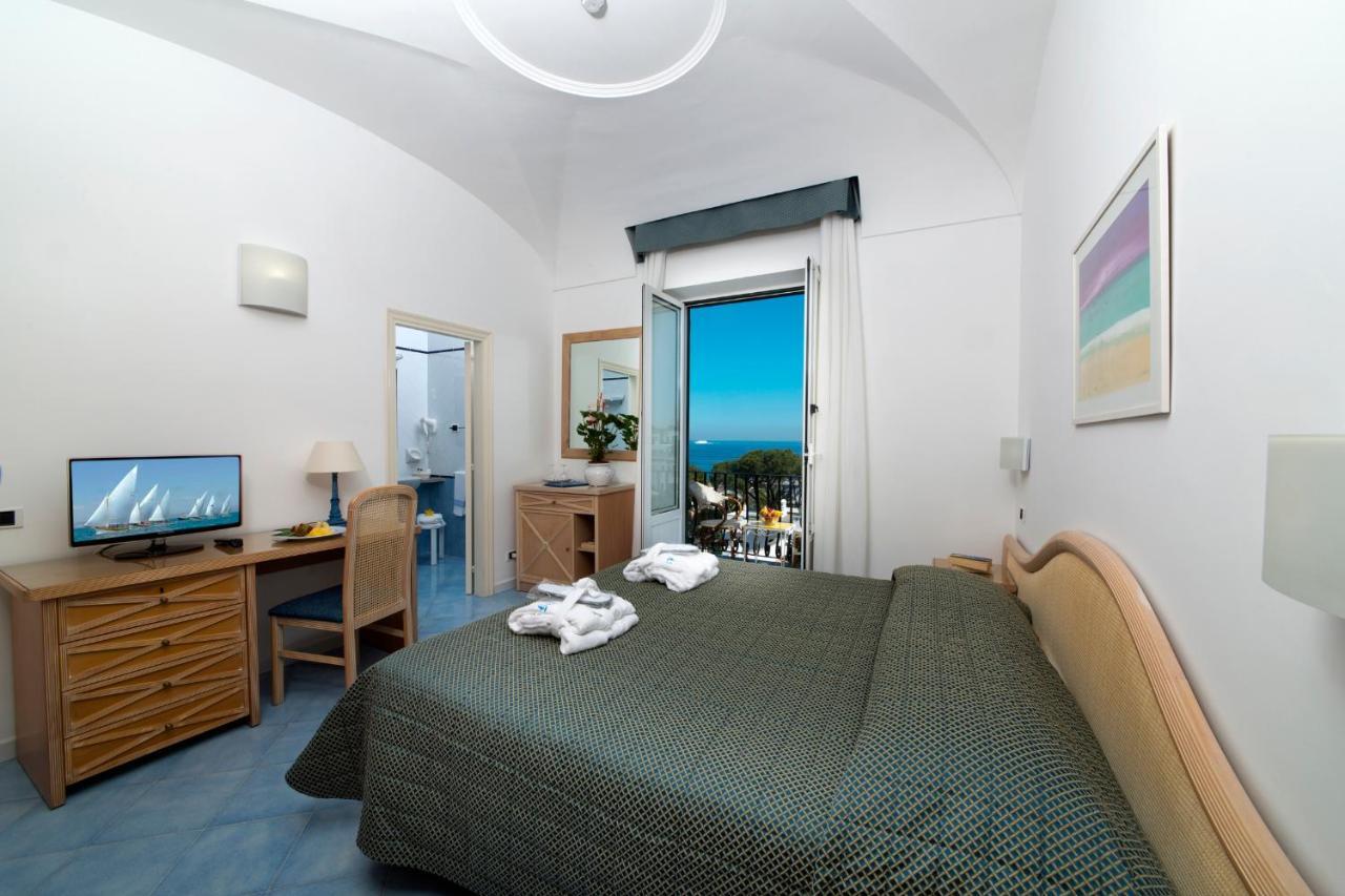 Double Room Lateral Sea View