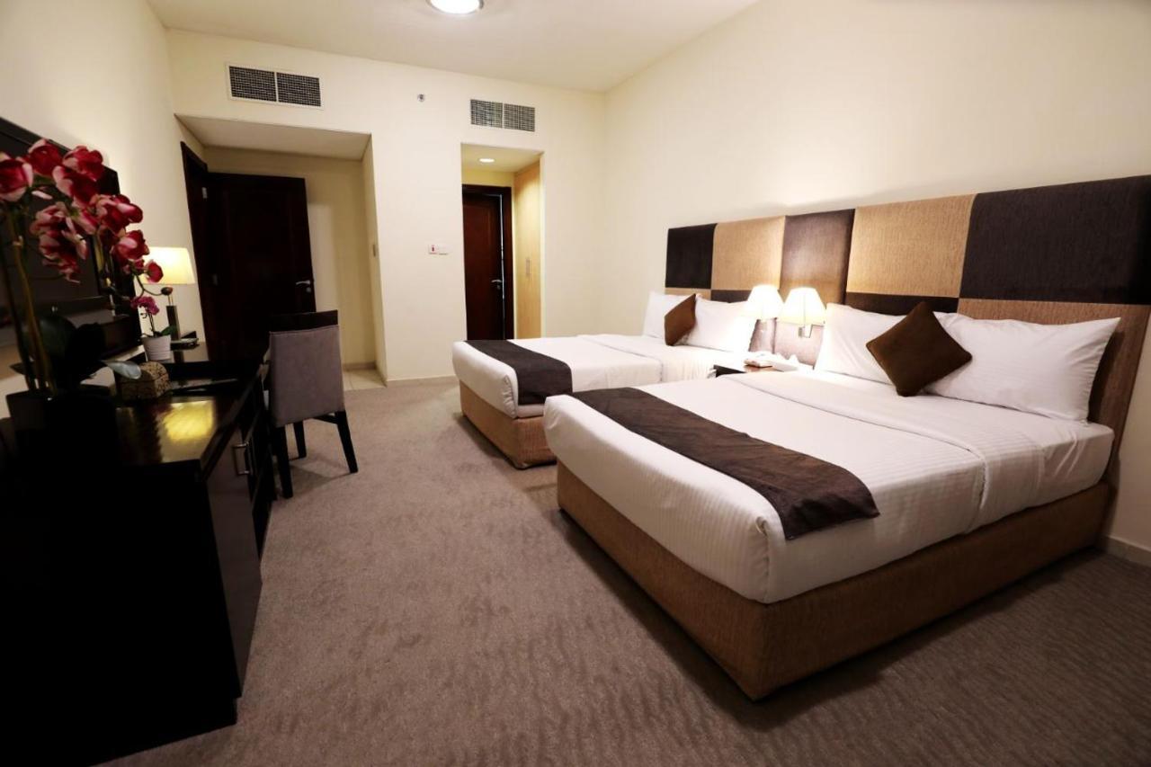 Deluxe One-Bedroom Apartment
