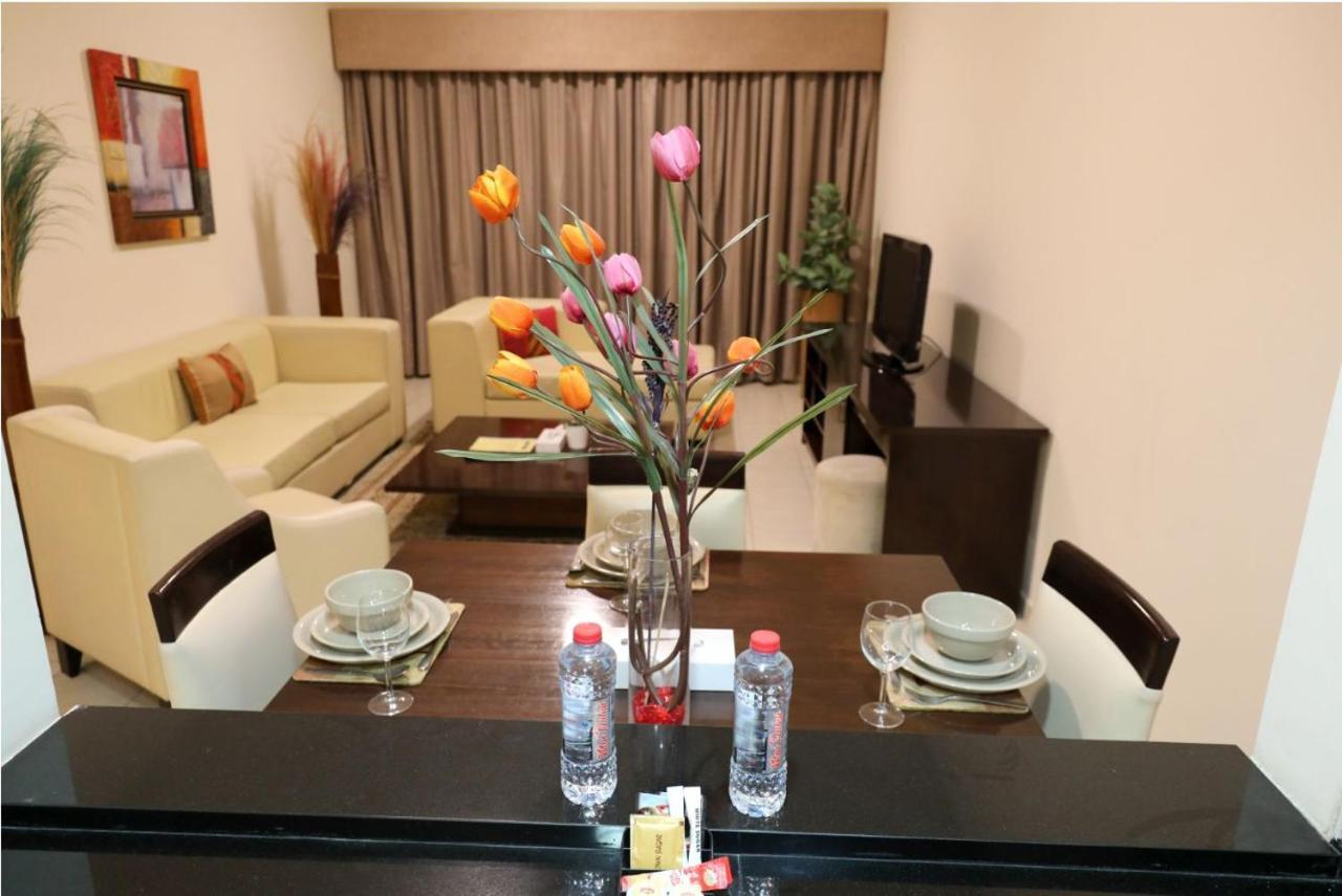 Deluxe One-Bedroom Apartment