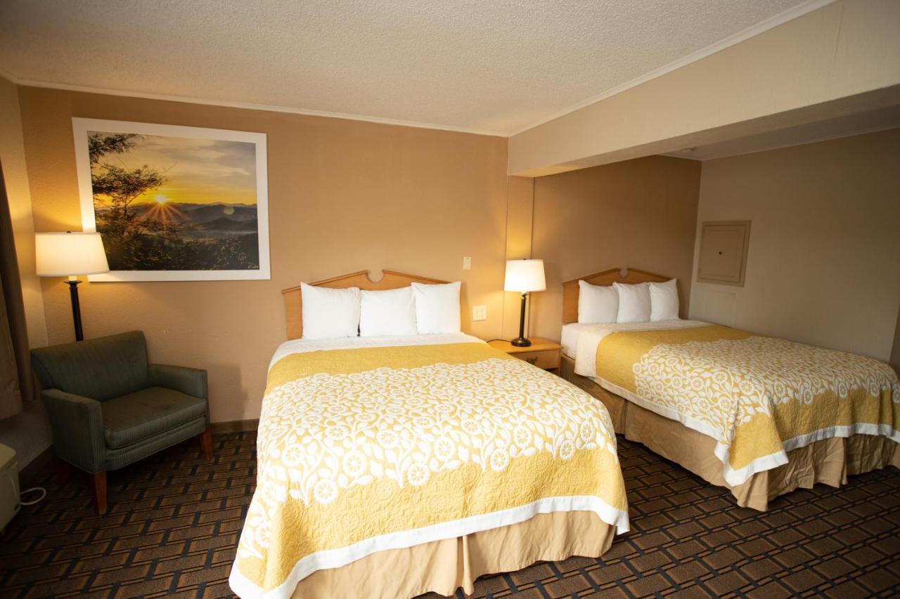 Queen Room Two Queen Beds Non-Smoking