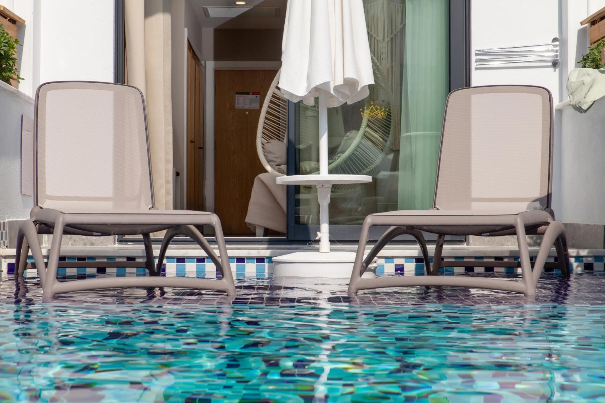 Double Room Pool View