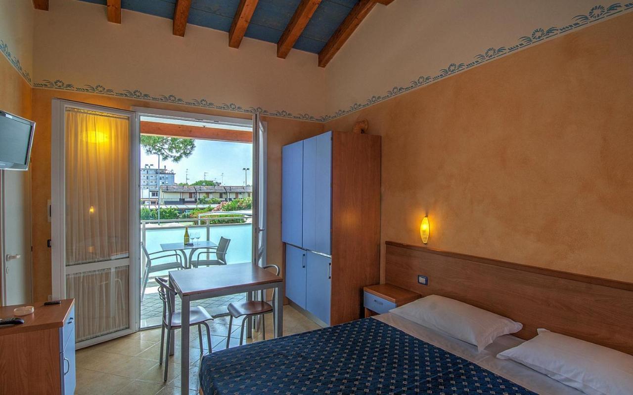 Double Room,1351894780:JPEG