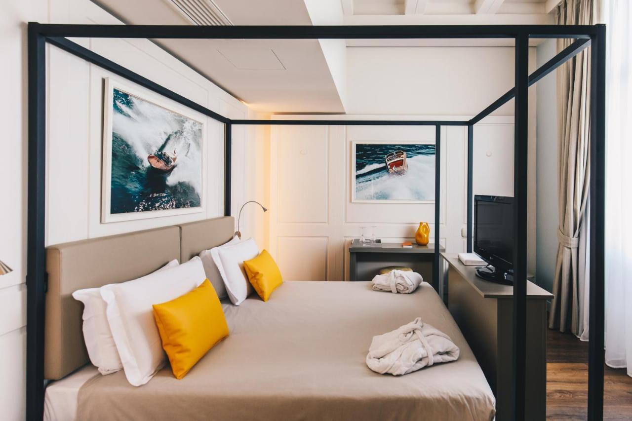 Lake Junior Suite