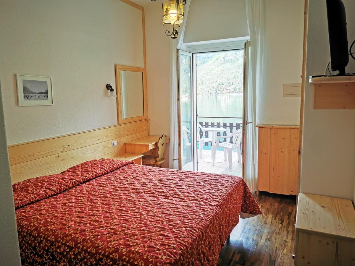 Double or Twin Room Balcony Lake Mountain View