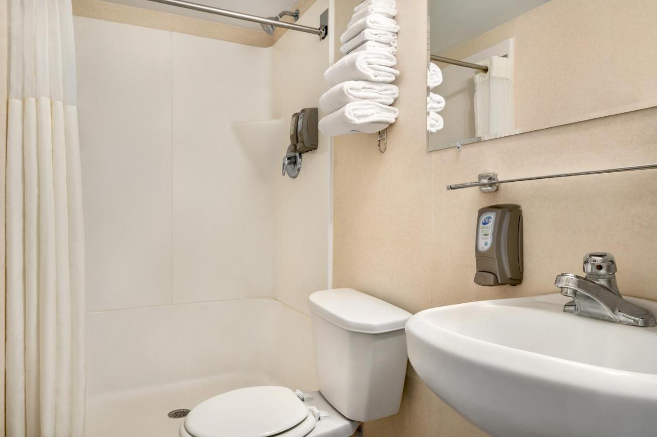 Side View Room w or 2 Double Beds Non Smoking