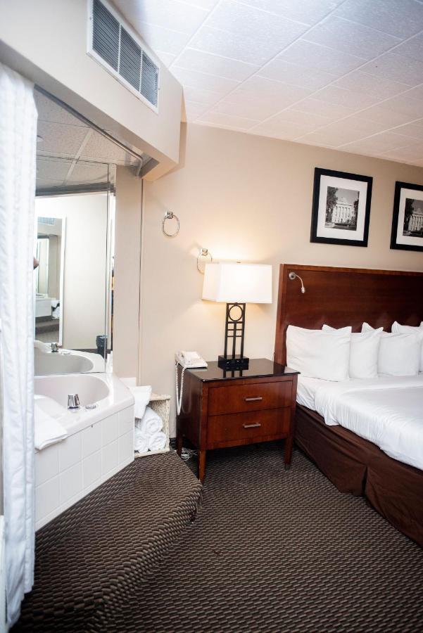 King Whirlpool Room