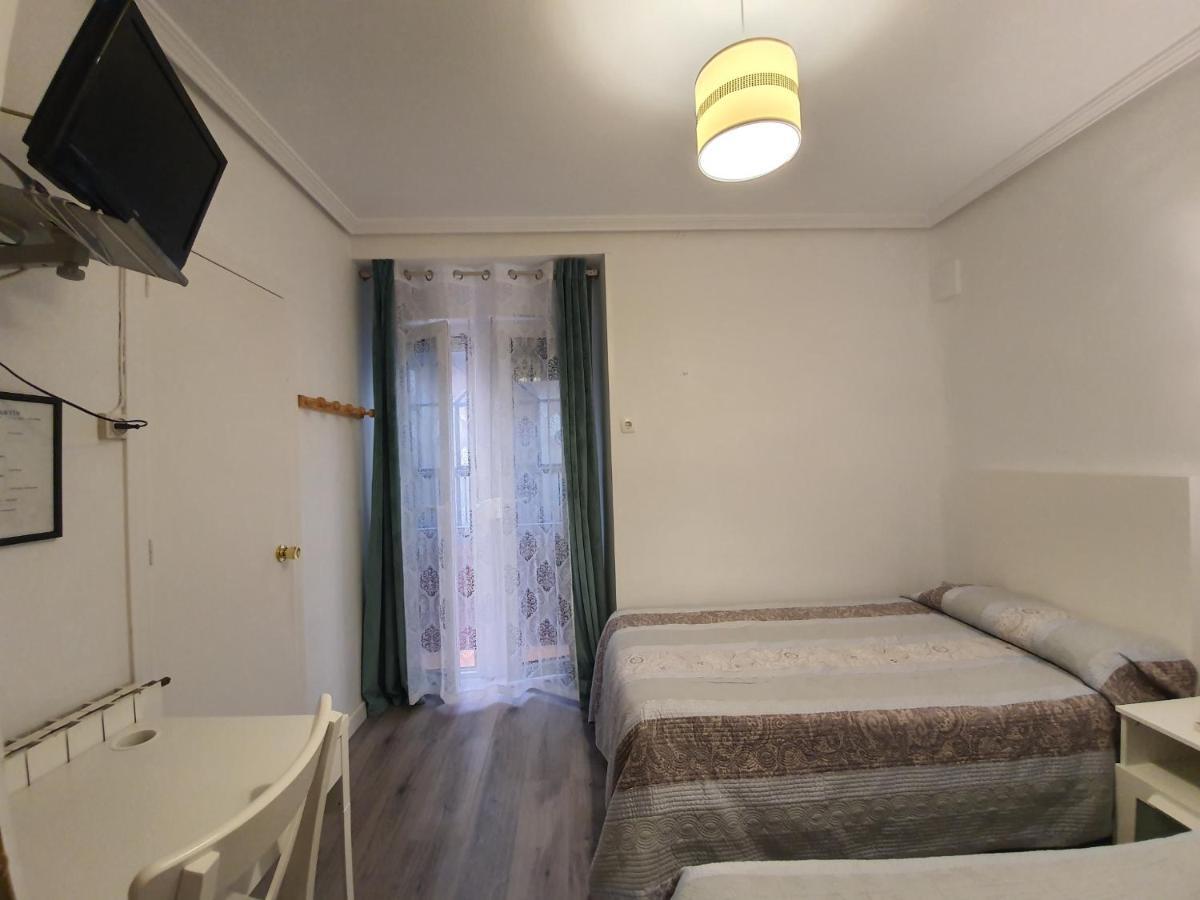 Economy Twin Room Private Bathroom