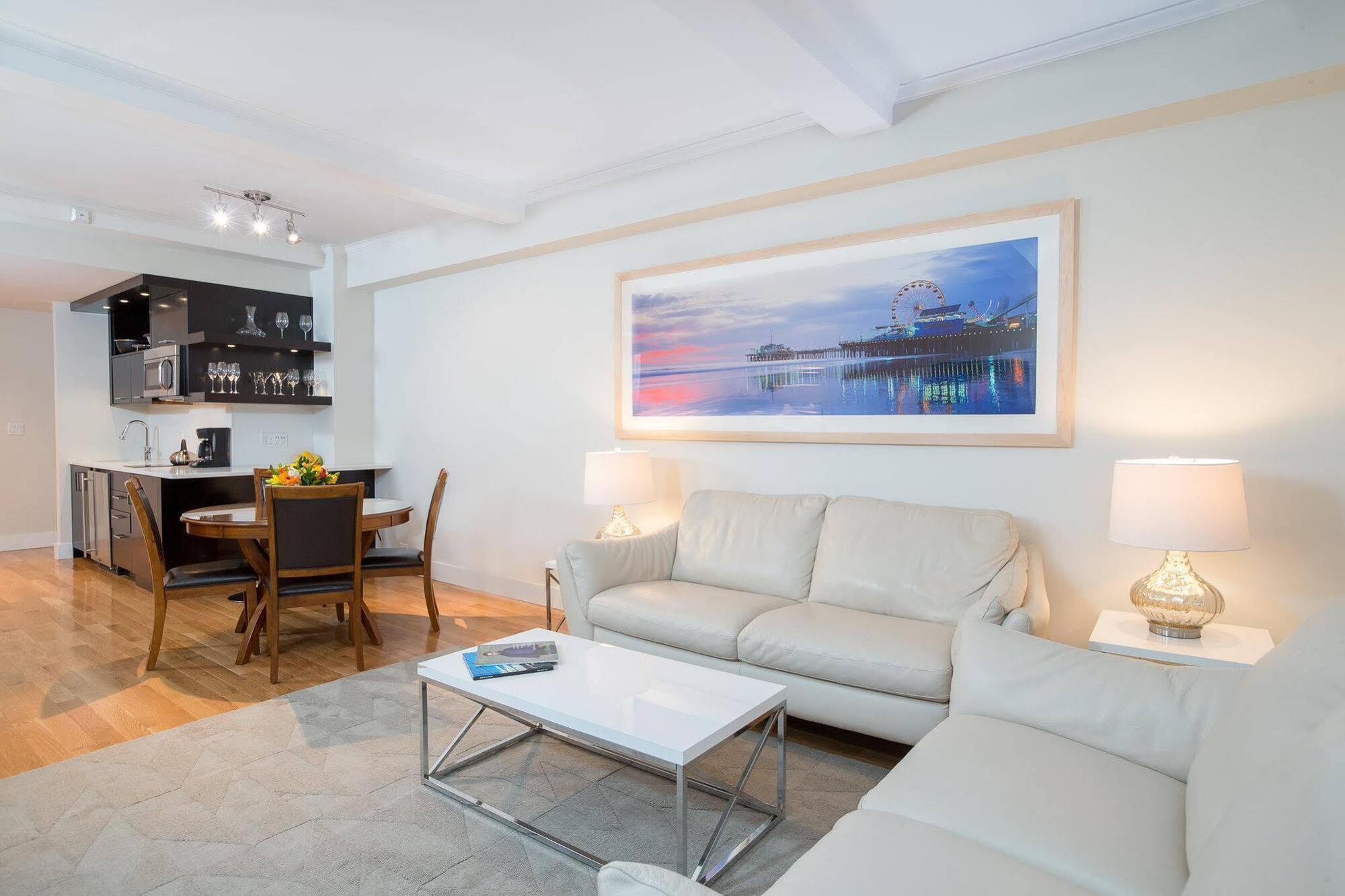 One-Bedroom King Suite