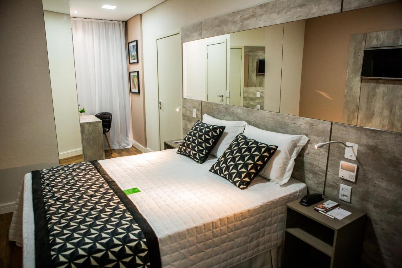 Quarto Luxo Cama Queen Size