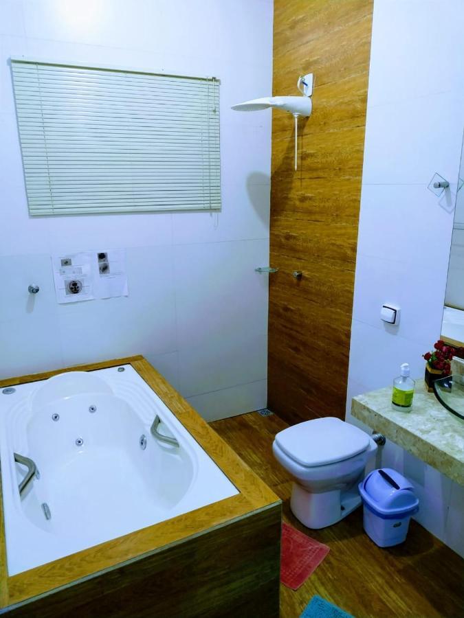 Deluxe Suite Spa Bath