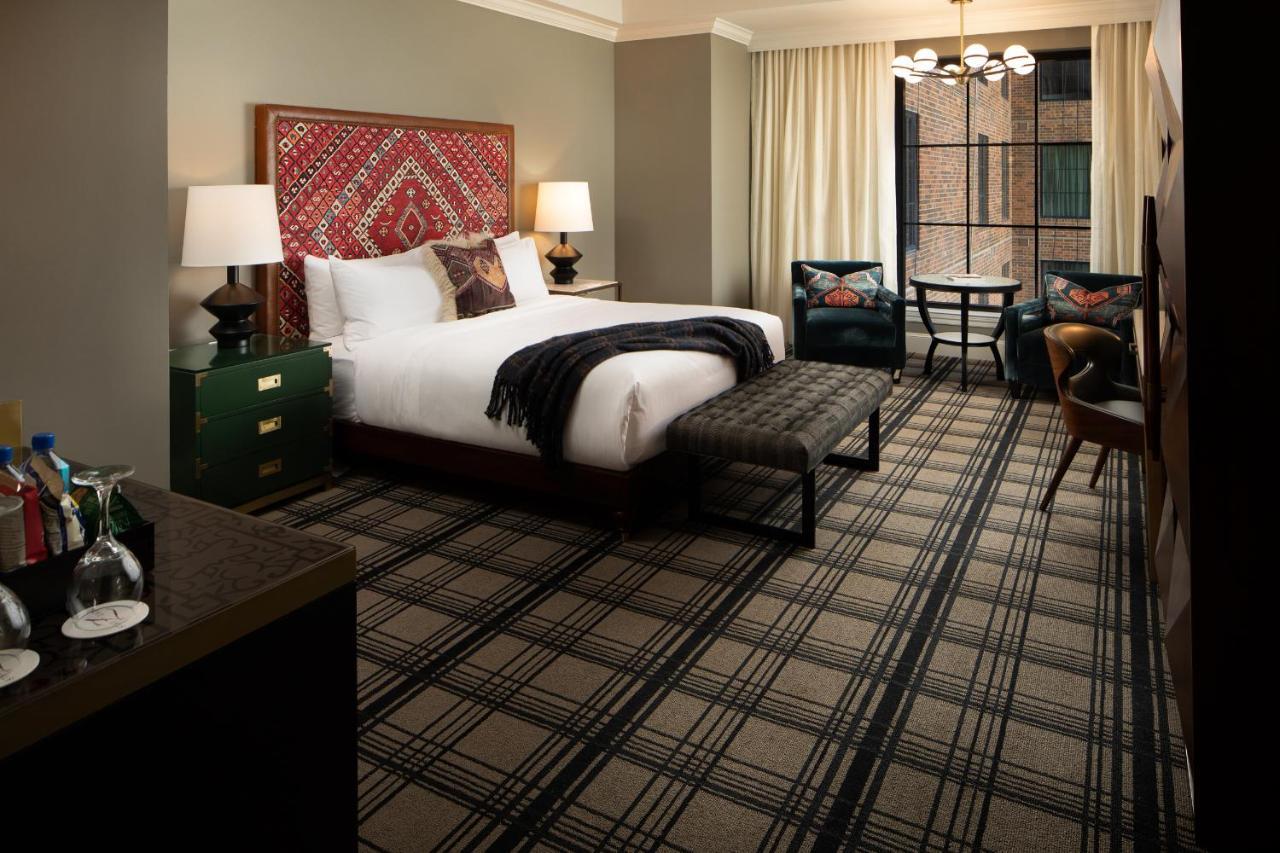 Premium Room 1 King Bed