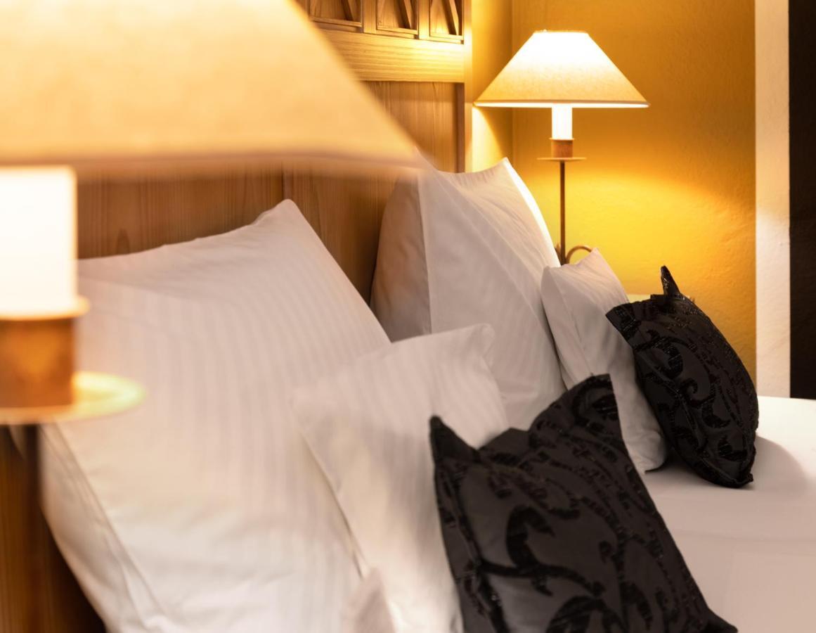 Double Room Premium on Ground Floor Street Side No Lake View