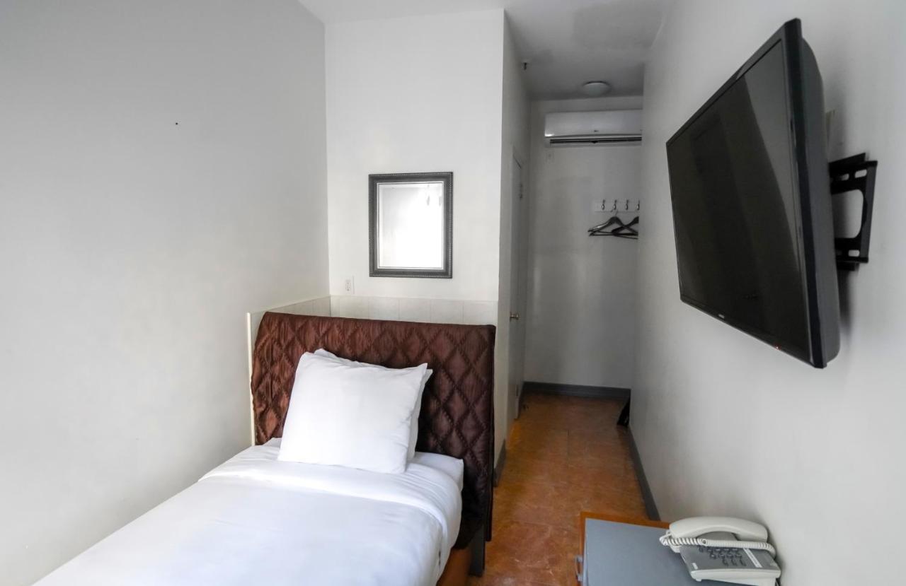 Single Room Bathroom
