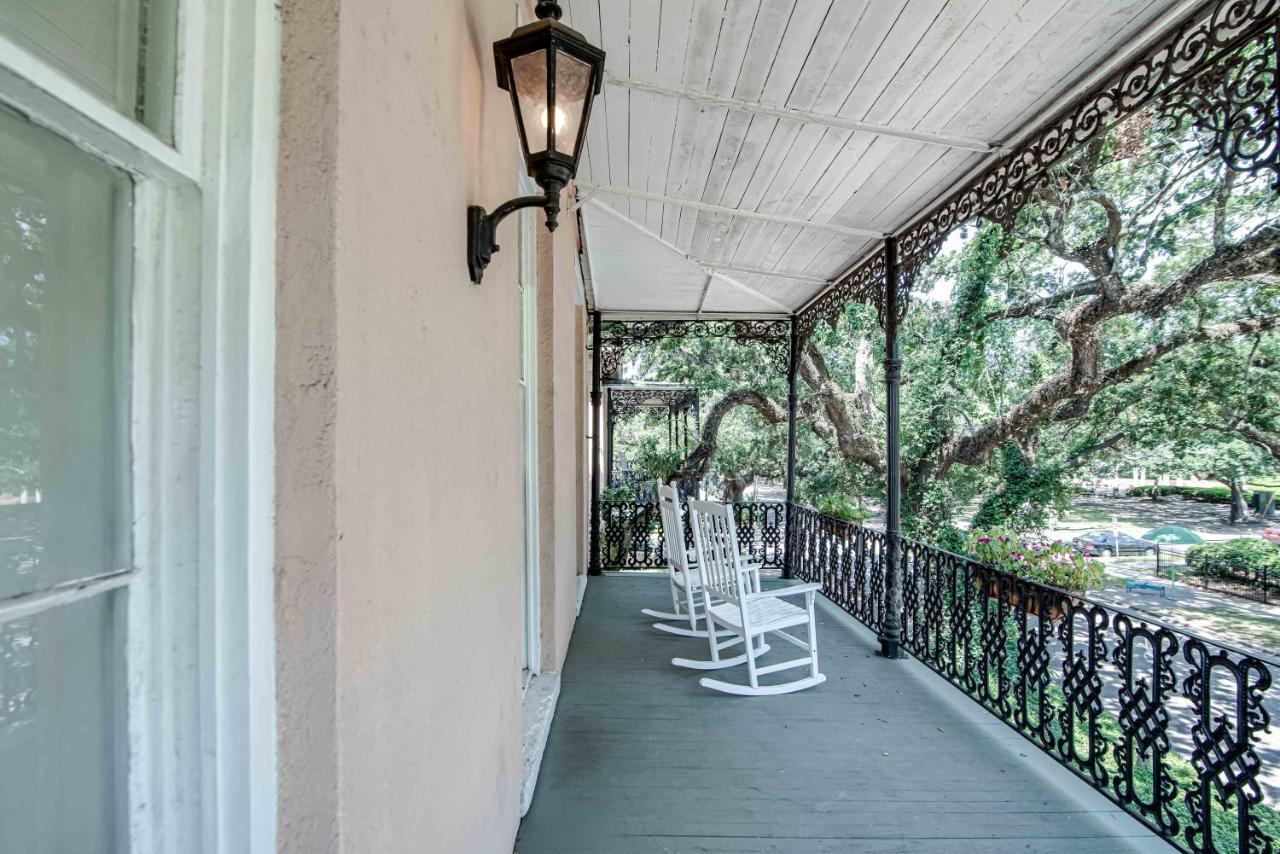 Two Double Beds Historic W or Balcony