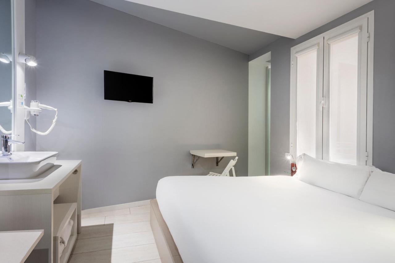 Quarto Duplo