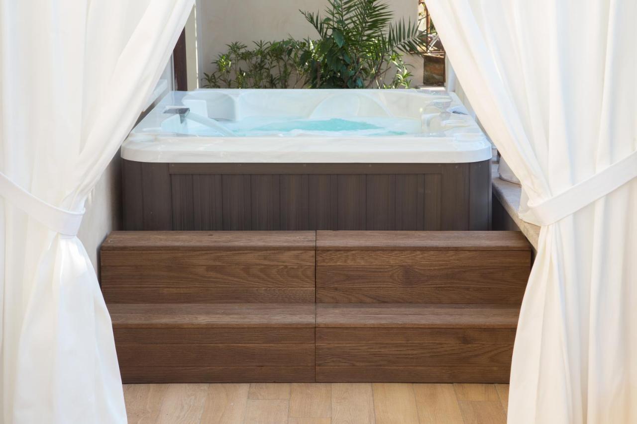 Suite Hot Tub