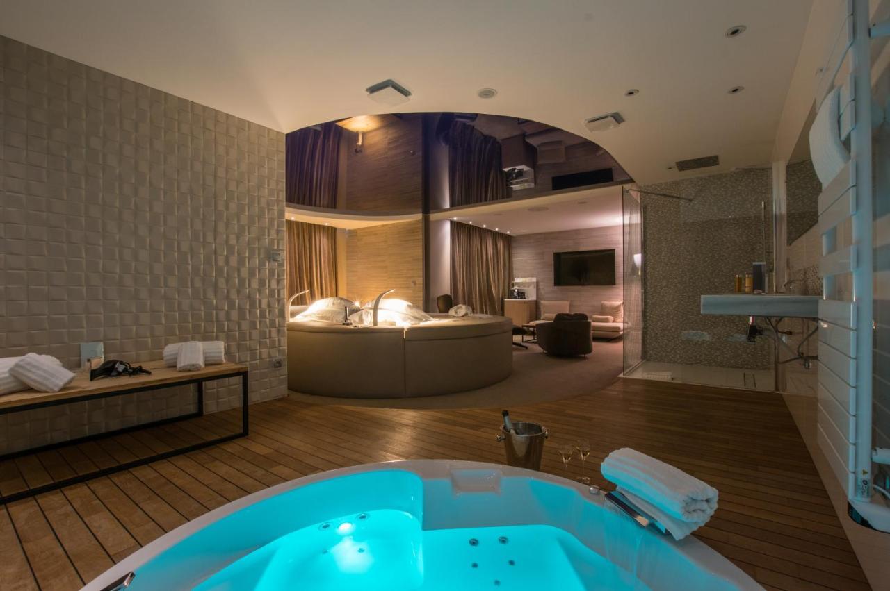 Premium Suite