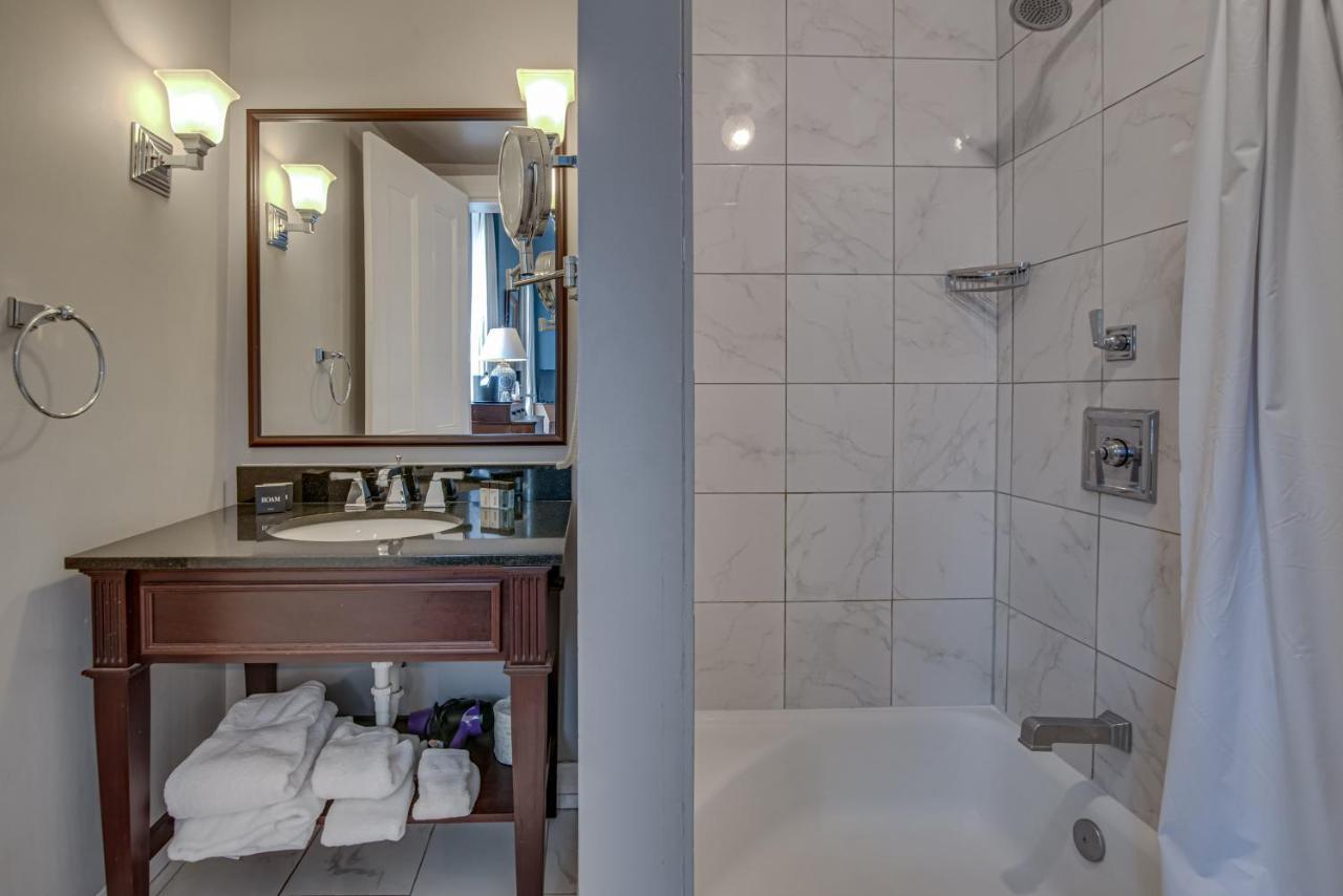 Two Double Beds Historic W or Balcony