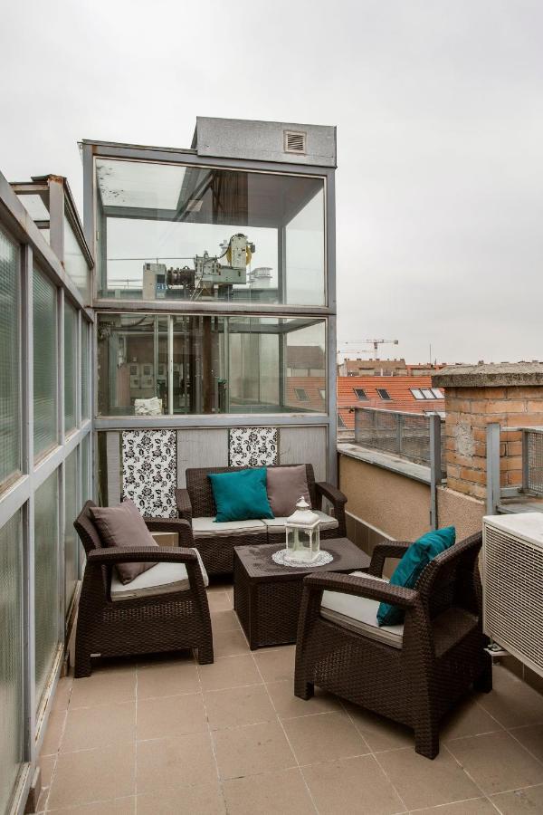 Superior One-Bedroom Apartment
