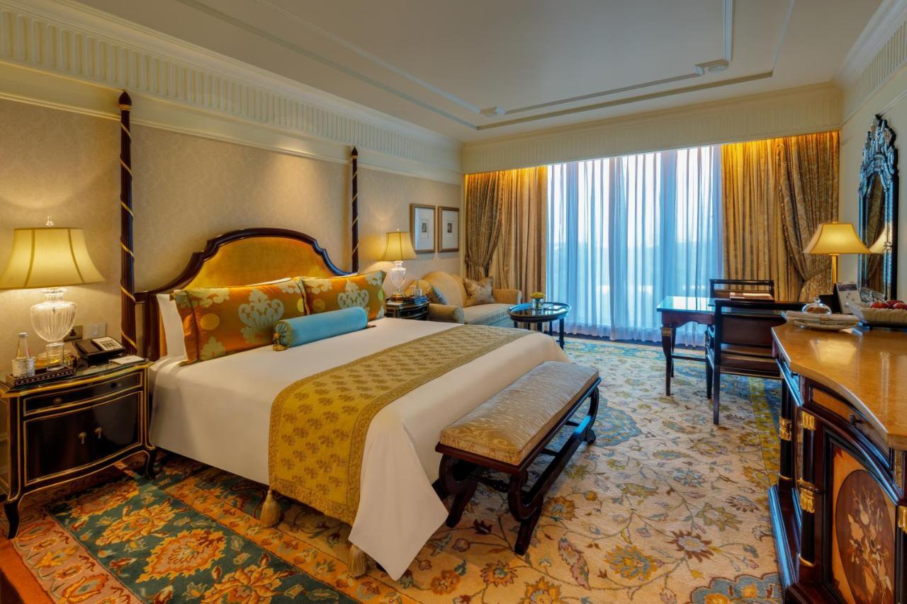 Premiere Room