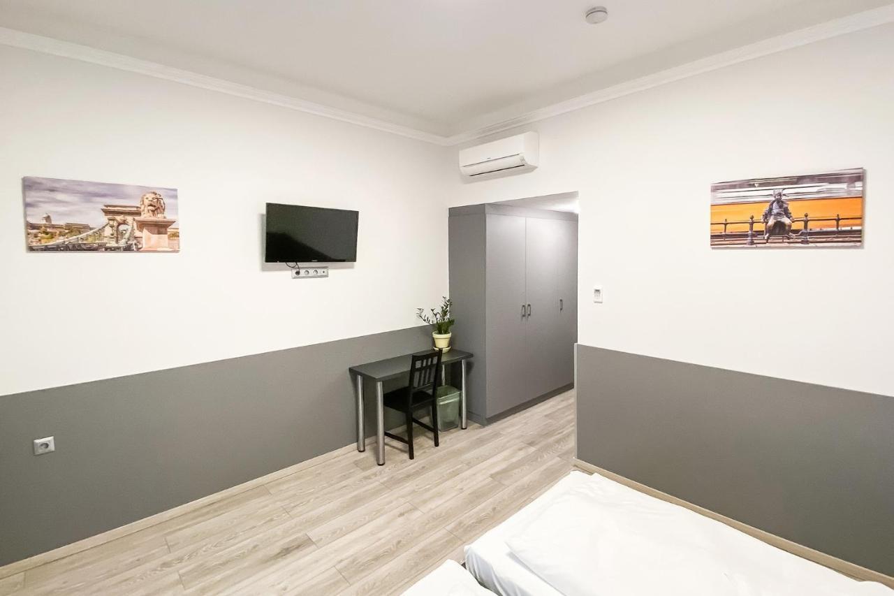 Double or Twin Room Private Bathroom