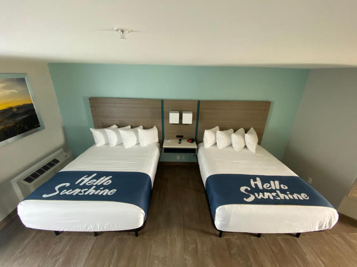 Queen Room Two Queen Beds Non-Smoking
