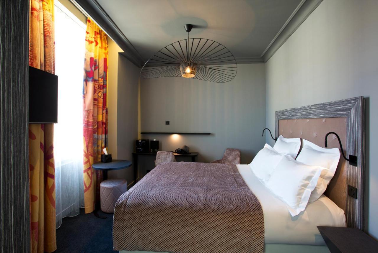 Double Room Atmosphere