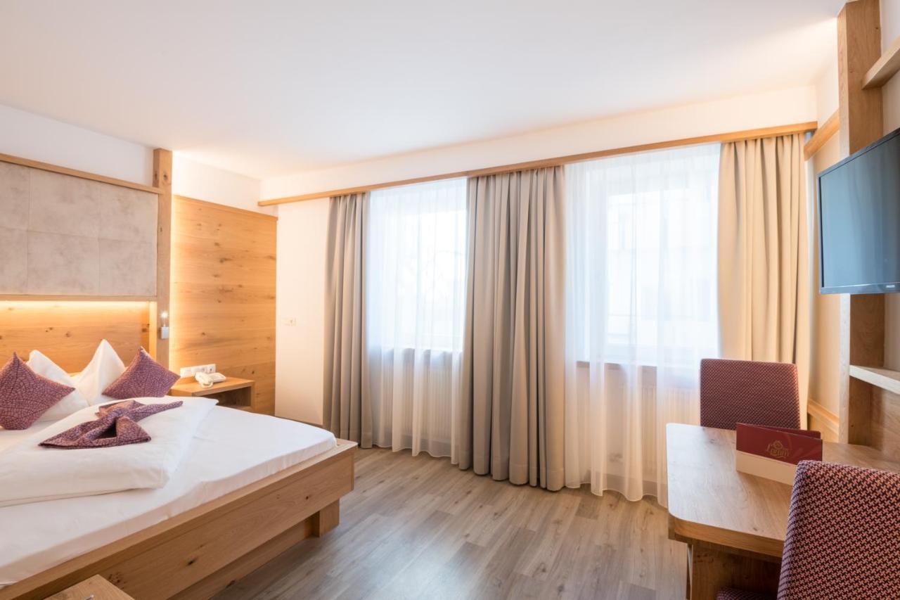 Small Double Room Queen Size Bed