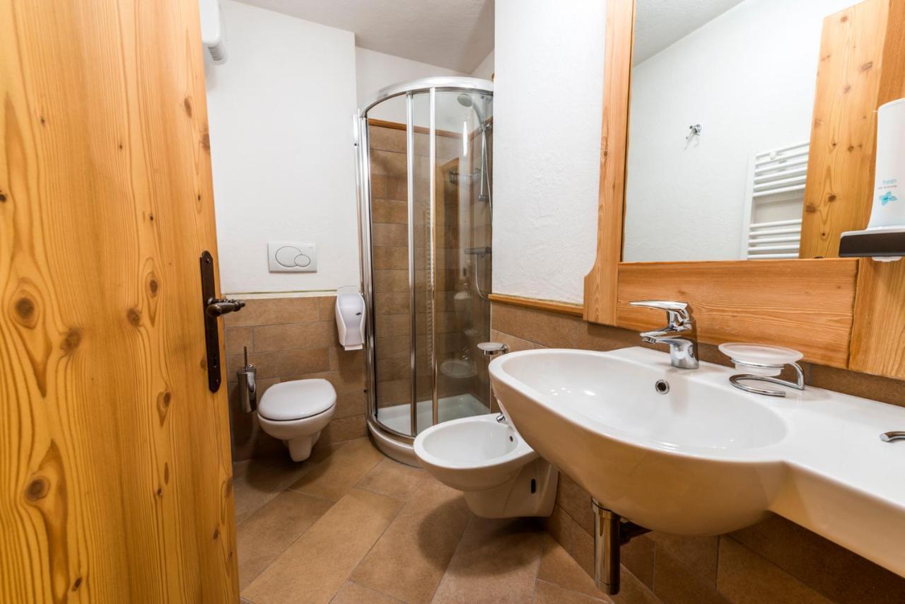 Double Room,945853906:JPEG