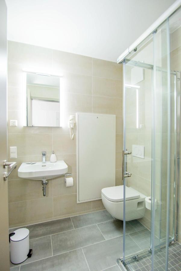Einzelzimmer mit Dusche
