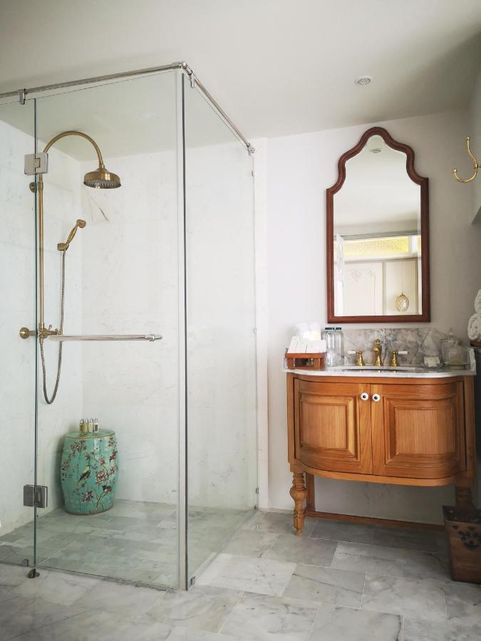 Petite Bedroom without Bathtub no extra bed allowed