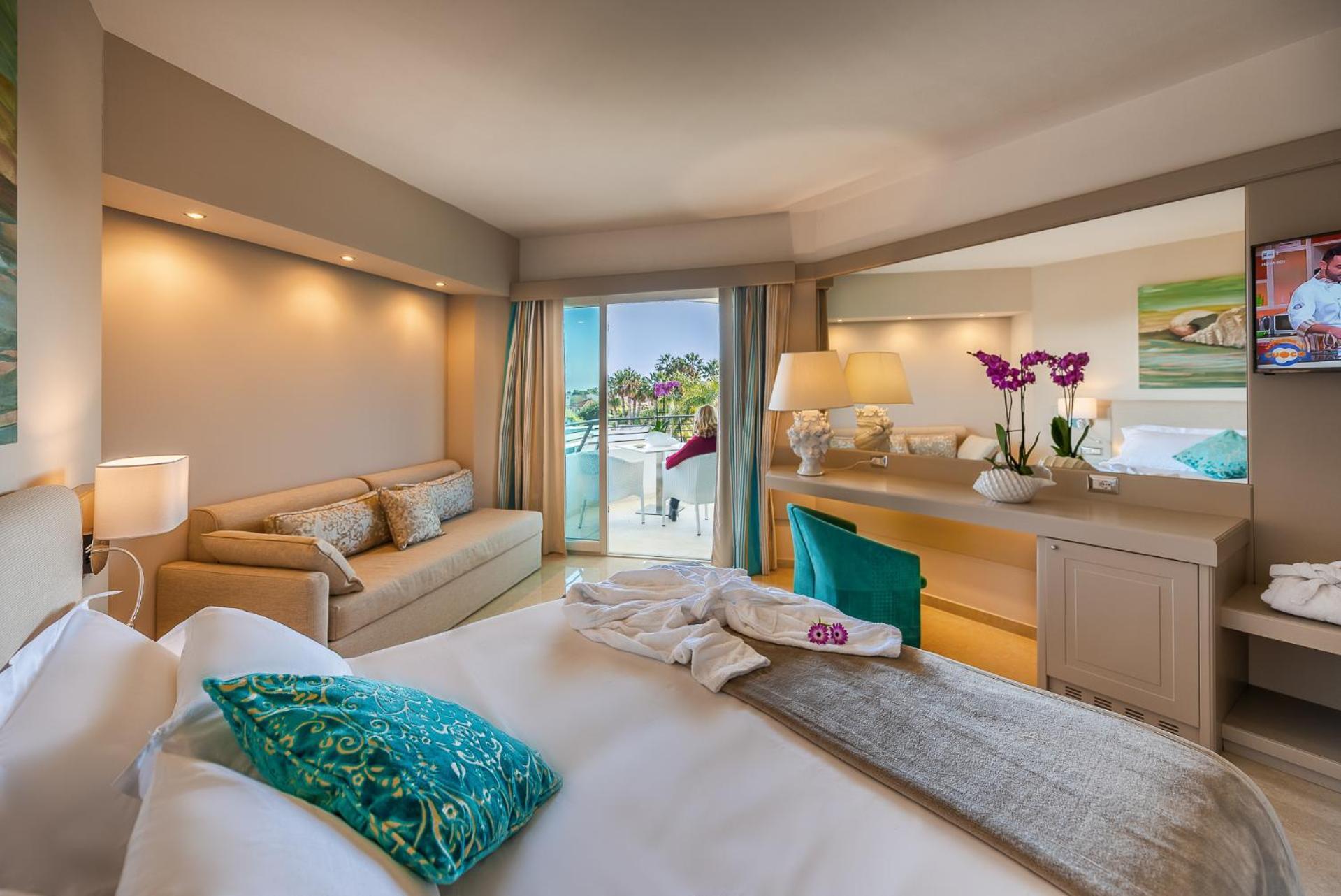 Deluxe Double or Twin Room