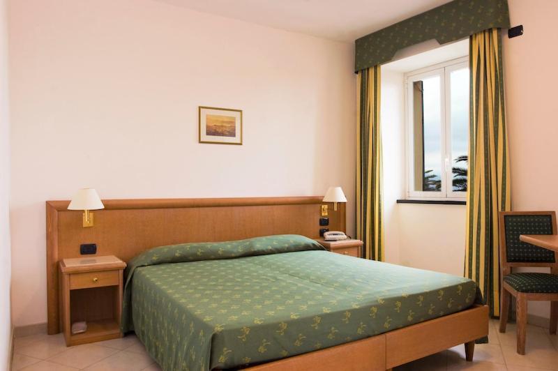 Double or Twin Room,210484859:JPEG