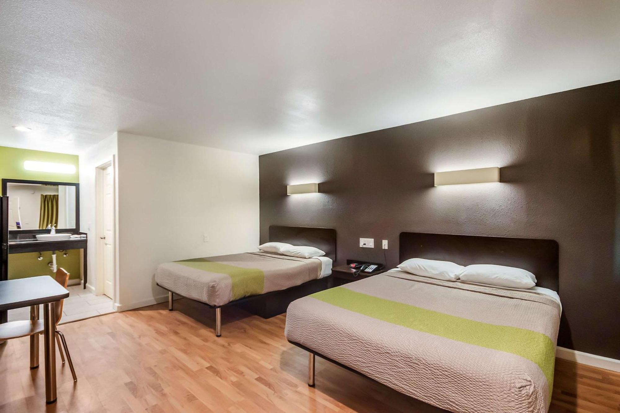Deluxe Queen Room Two Queen Beds Non-Smoking