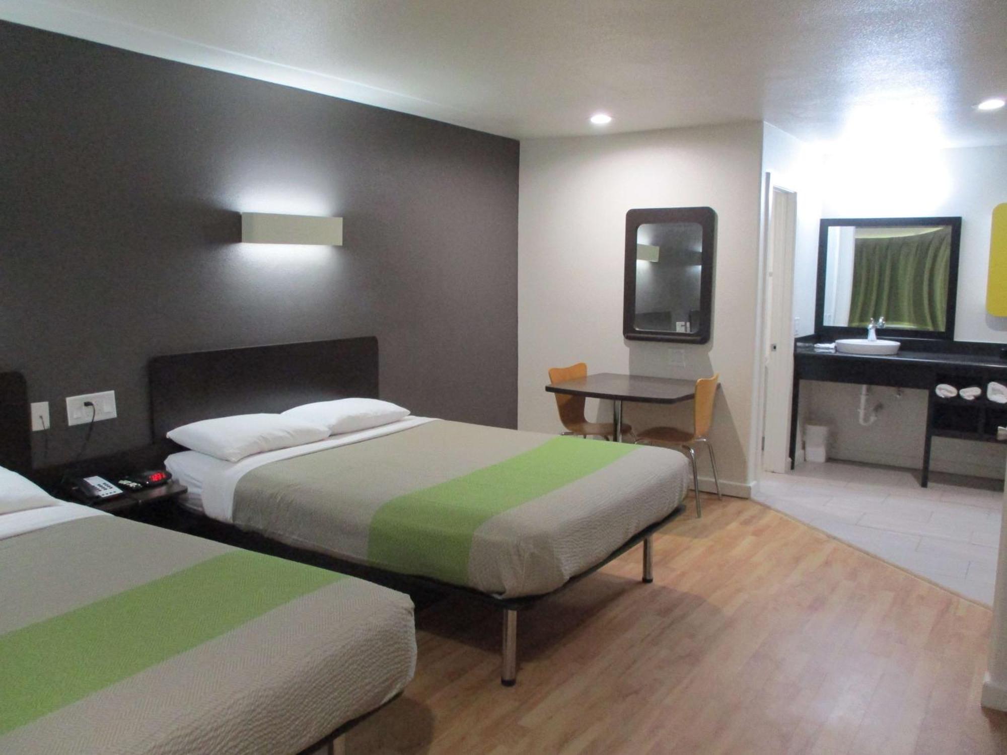 Deluxe Queen Room Two Queen Beds Non-Smoking
