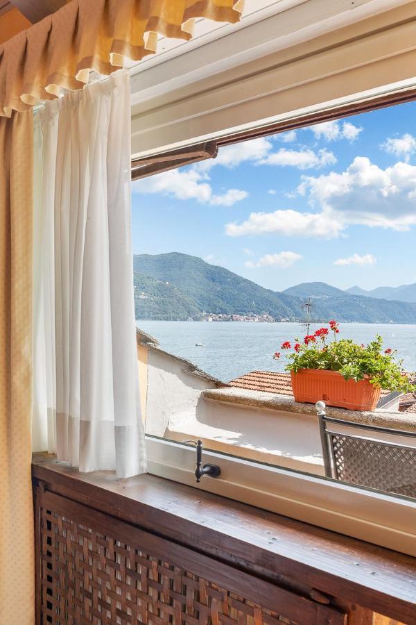 Double or Twin Room Lake View