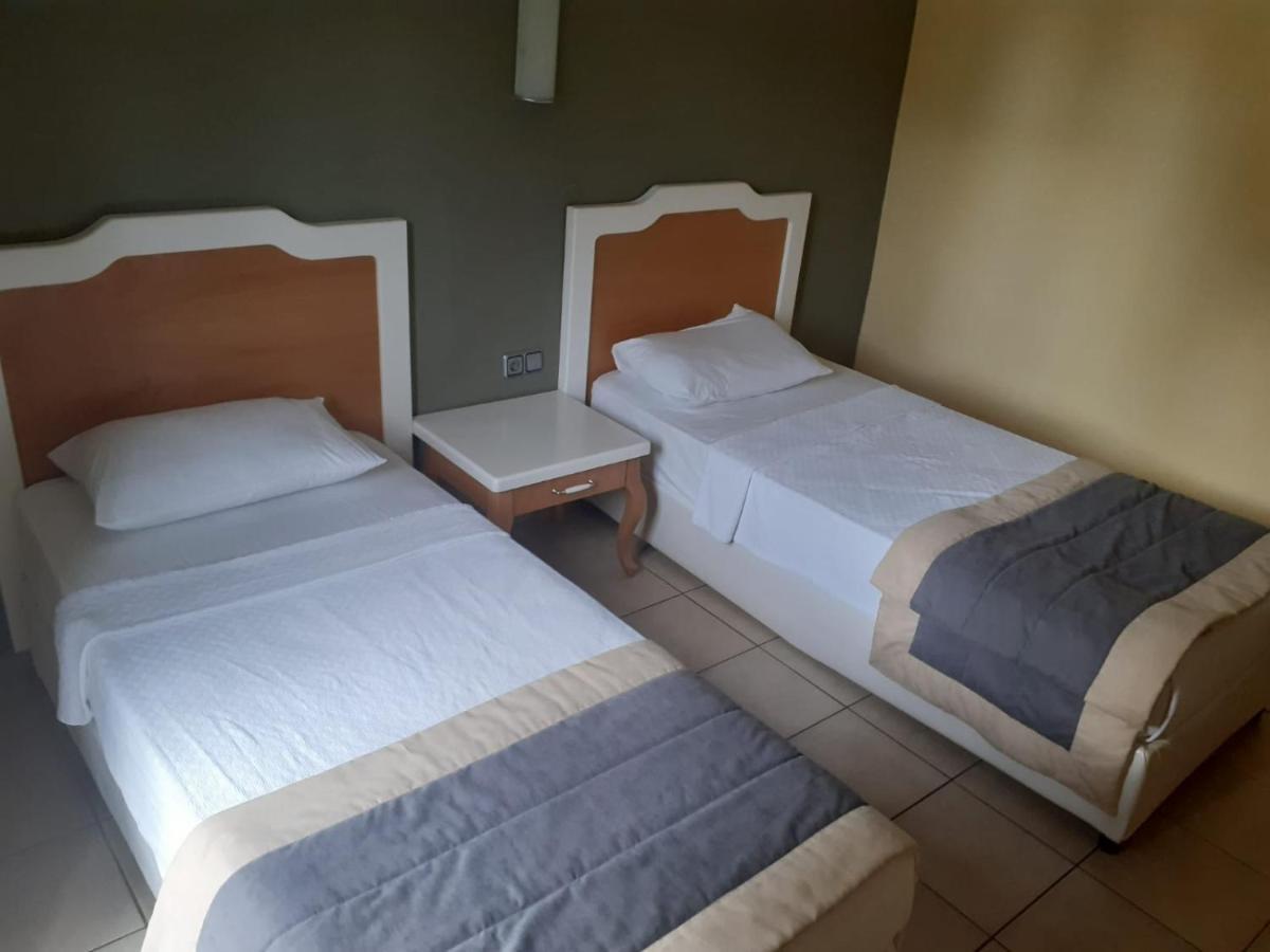 Economy Triple Room
