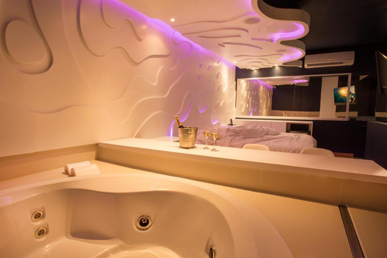 King Suite Spa Bath