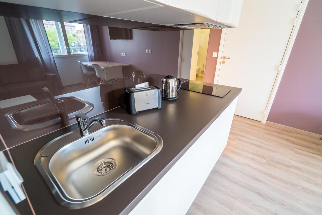 Comfort Studio 2 Single Beds 1