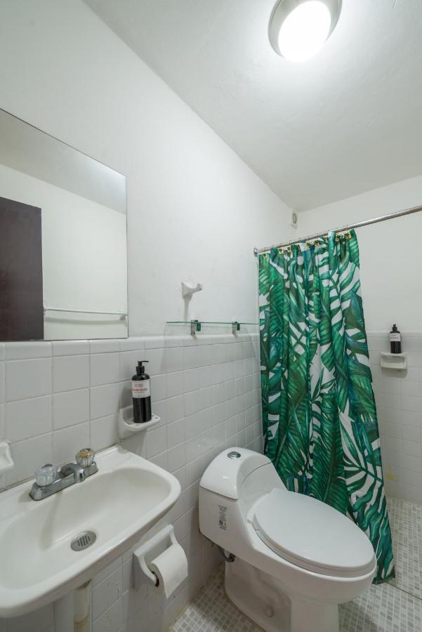 Five-Bedroom House,957989182:JPEG
