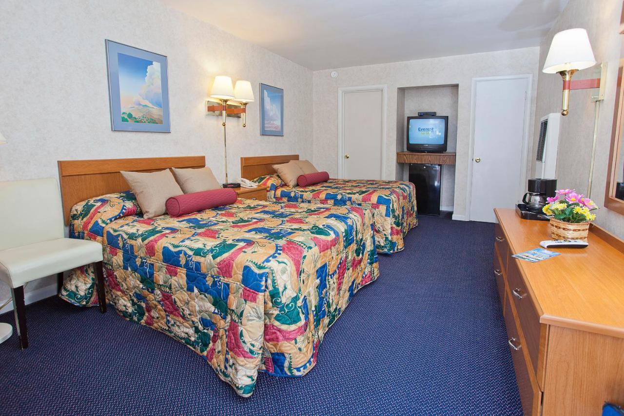 Room Two Double Beds
