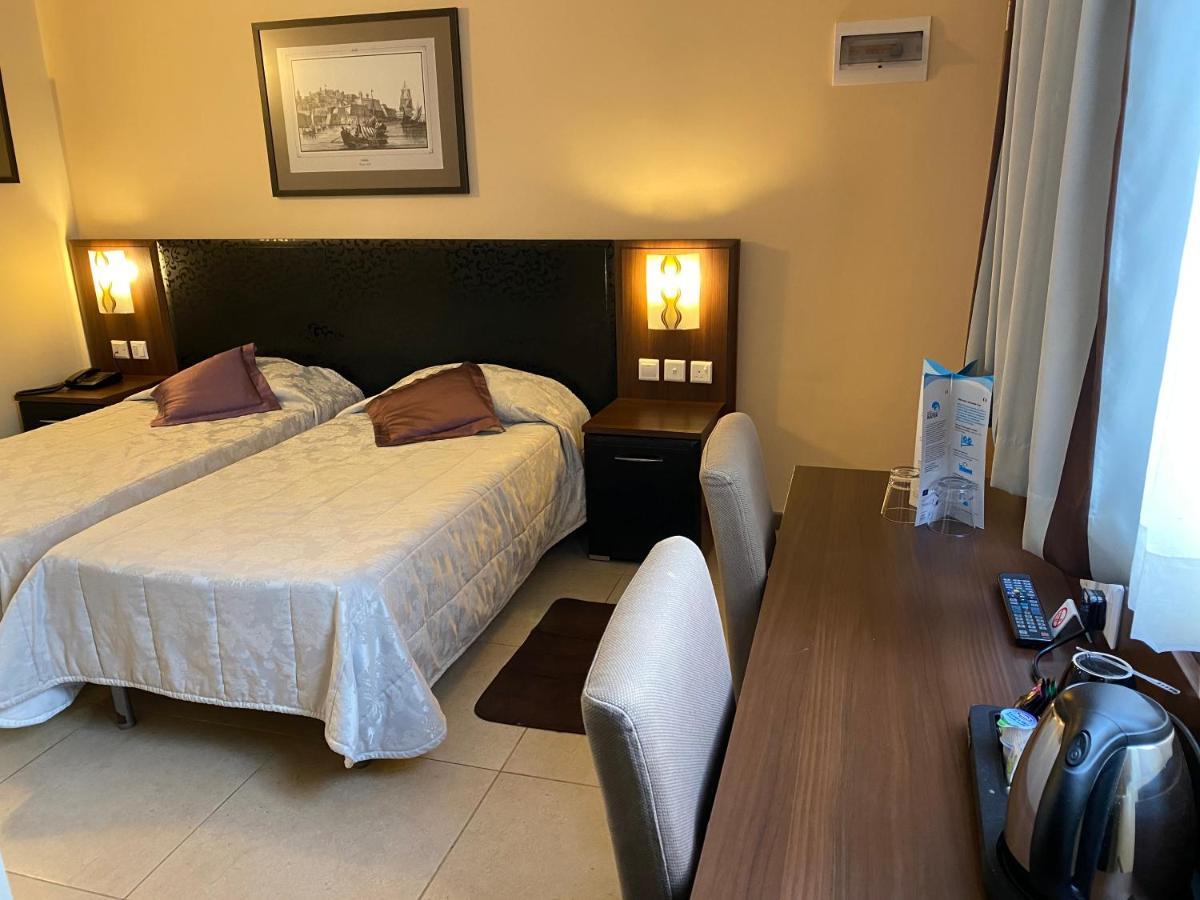 Economy Double or Twin Room Internal View
