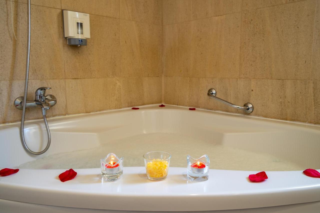 Double Room Spa Bath